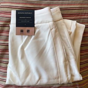 NWT ivory Banana Republic Flare trousers. 4 Reg